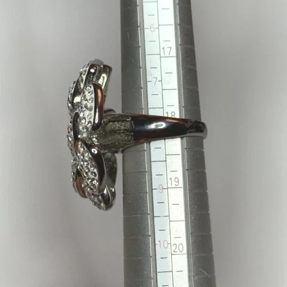 JCM Rhinestone & Stainless-Steel Flower Shaped Cocktail Ring Statement Piece Siz - Picture 7 of 7